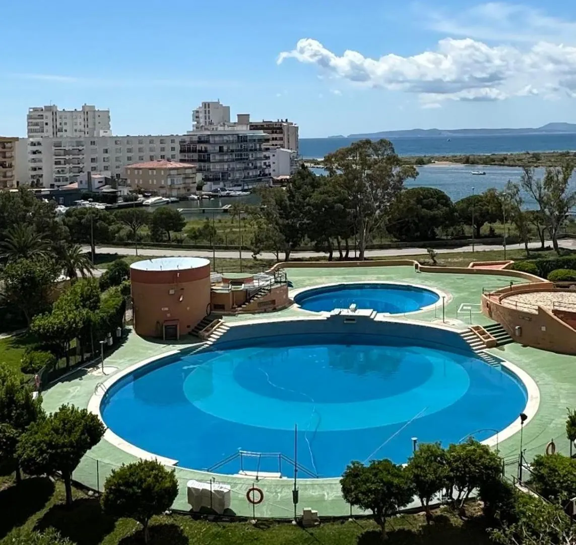Apartment Studio Roses Vue Mer